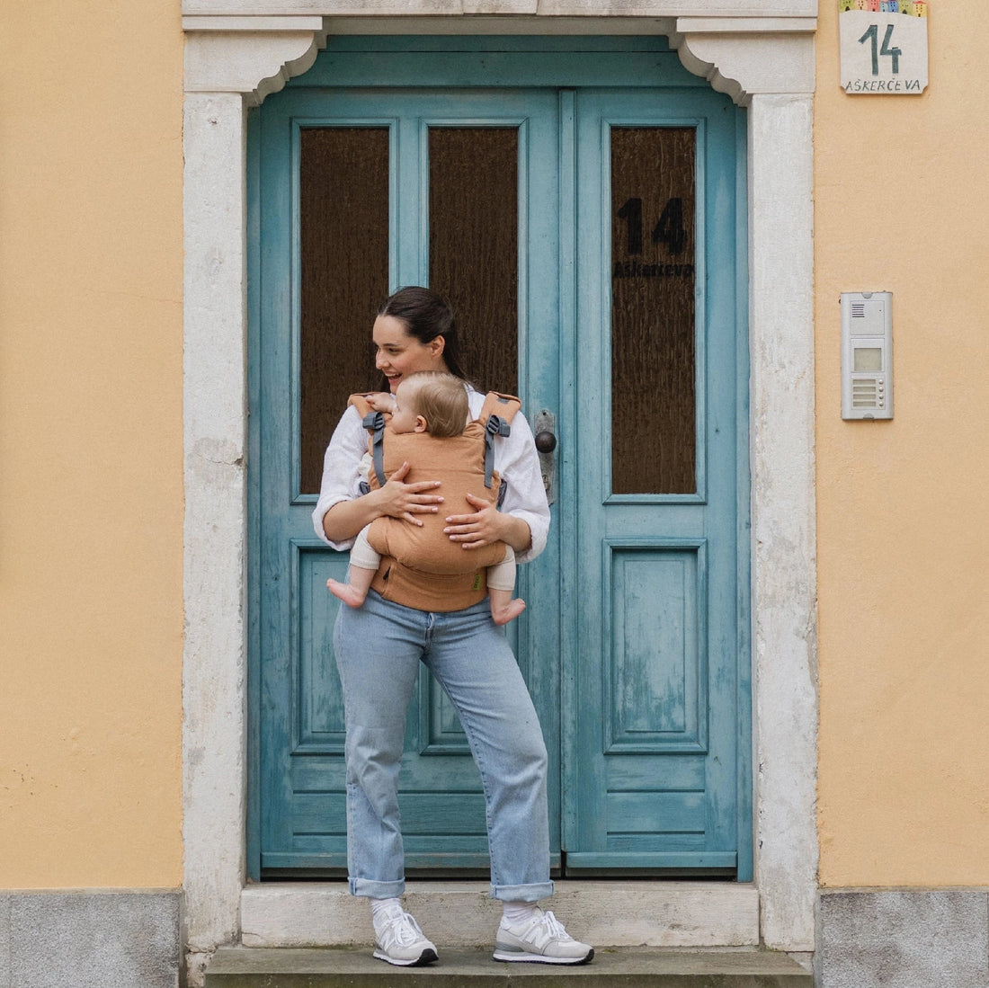 Boba X Linen Baby Carrier | Rye Brown