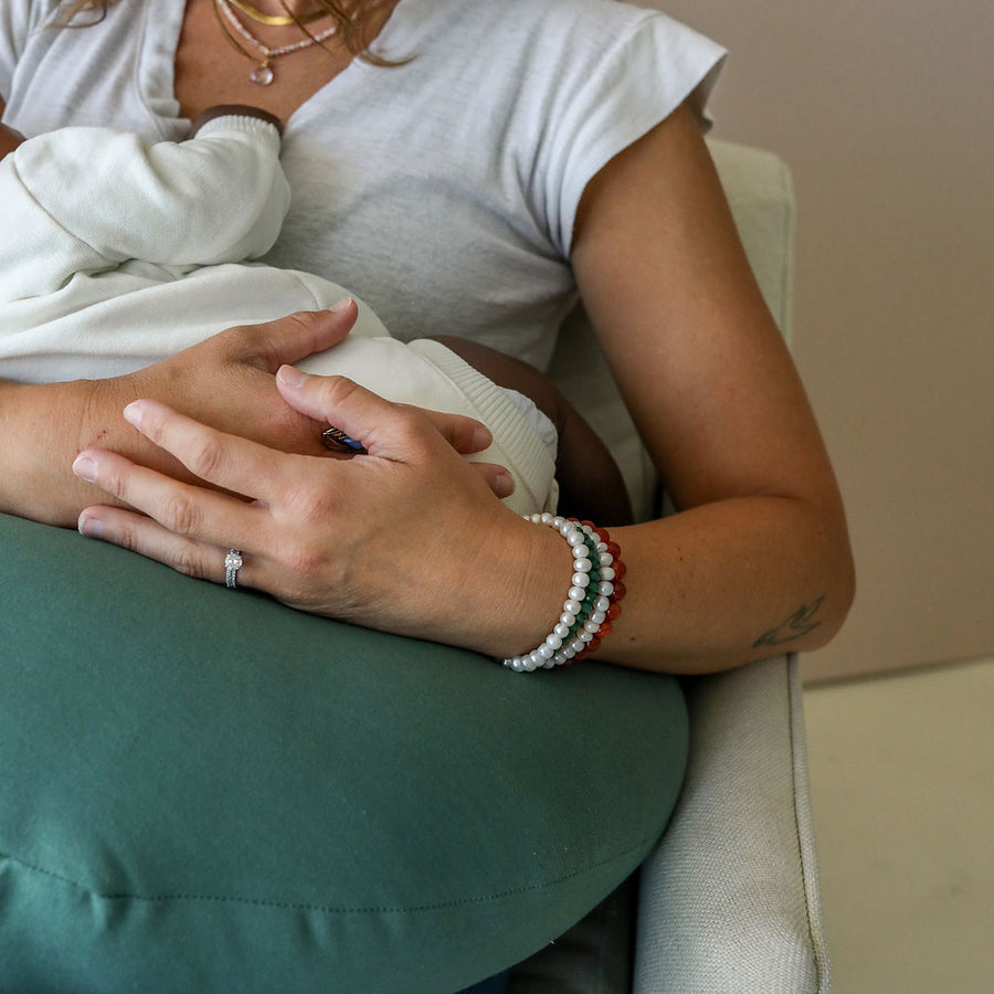 Feeding Pillow + Organic Cover Set | Moss