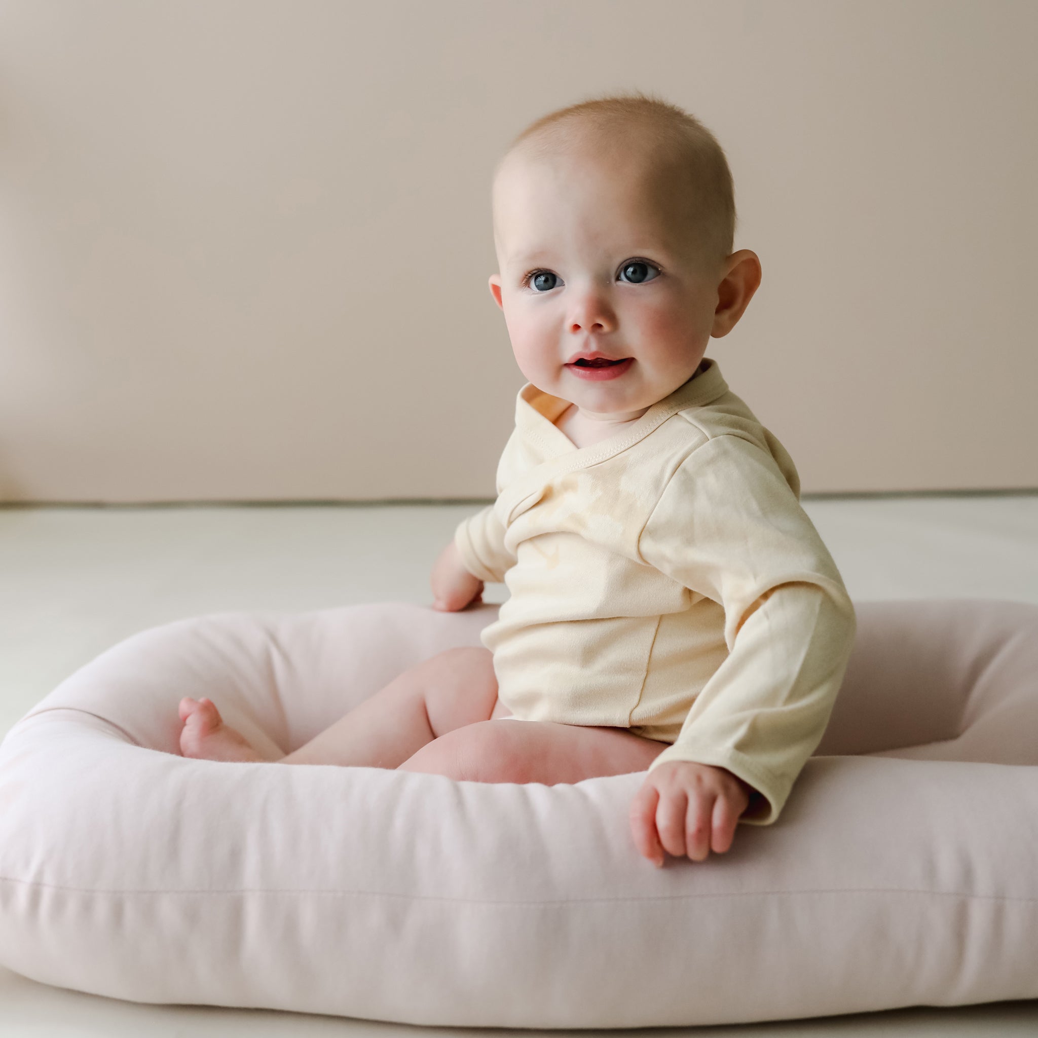 Infant Lounger Petal Snuggle Me Organic