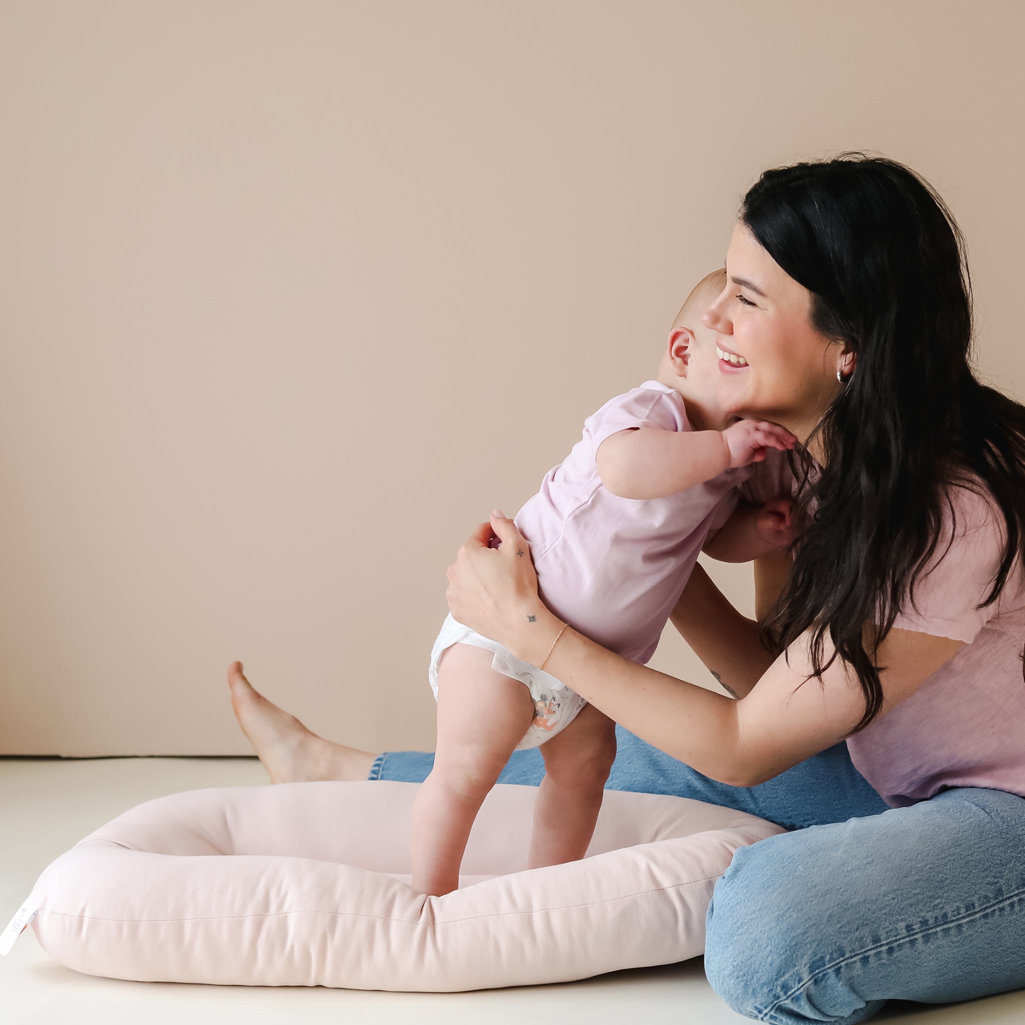 snuggle me Infant Lounger ピンク　オーガニック Infant Lounger | Petal – Snuggle Me Organic