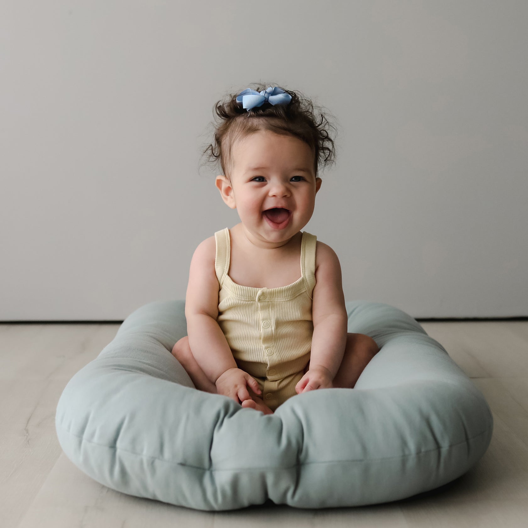 Infant Snuggle Me Lounger + Cover, Babies & Kids, Baby Nursery & Kids